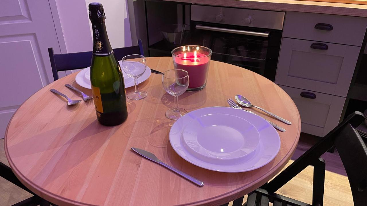 Mille Et Une Nuit, Appartement Classe 3 Etoiles En Rdc Avec Exterieur Et Parking Dole Exterior photo